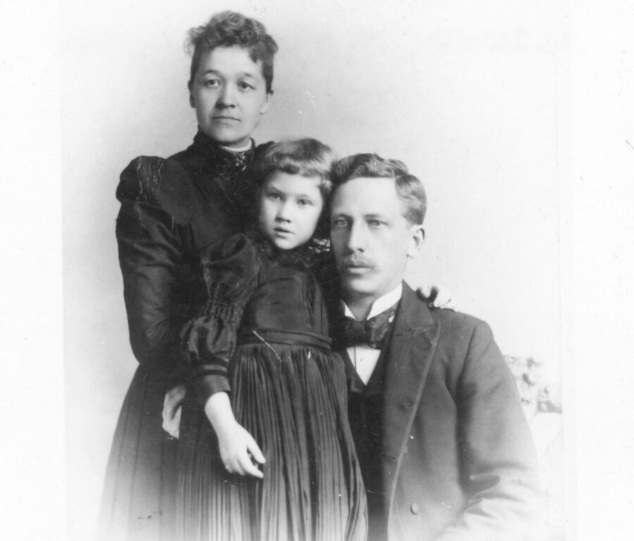 Swan Turnblad and family 15 years before the completion of his Minnesota mansion